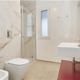 3 bedroom villa with infinity pool, jacuzzi & sauna, Castellammare del Golfo, sleeps 6